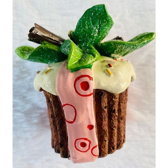 NWOT Christmas Wonderland Chocolate Cupcake With Glitter Ornament By Rainbow Inc - Picture 4 of 8